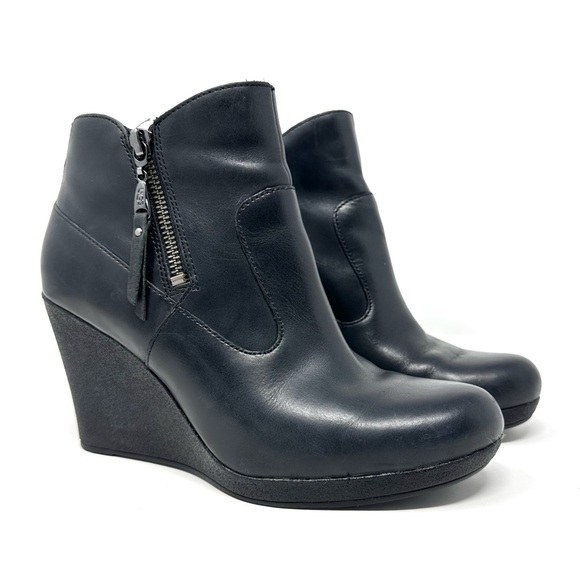 UGG Australia Meredith Womens Black Leather Wedge Ankle Boots - Picture 2 of 13